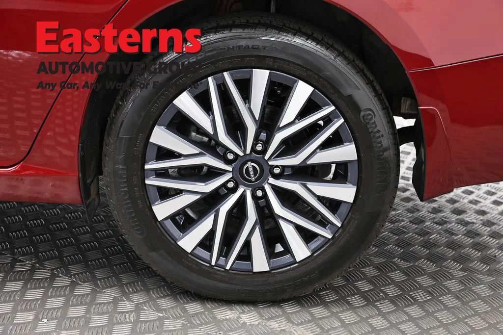 Used 2023 Red Nissan 2.5 SV image 33