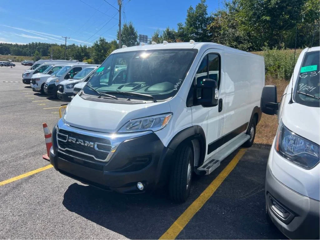 Used 2025 White Ram Base image 4