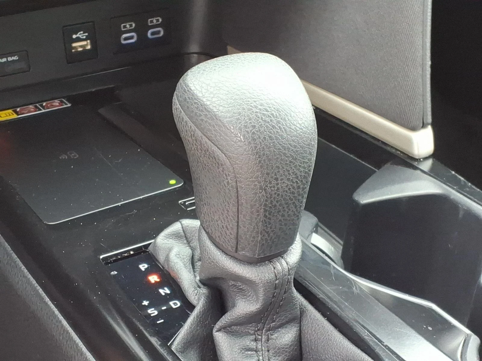 Used 2025  Toyota LE image 6
