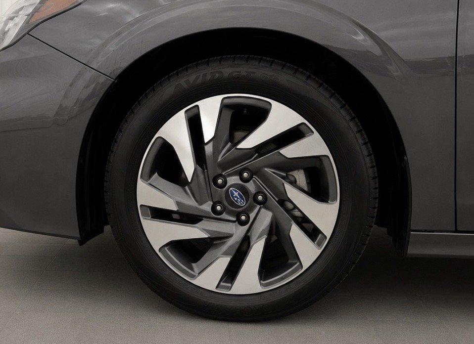 Used 2024 Magnetite Gray Metallic Subaru Limited image 9