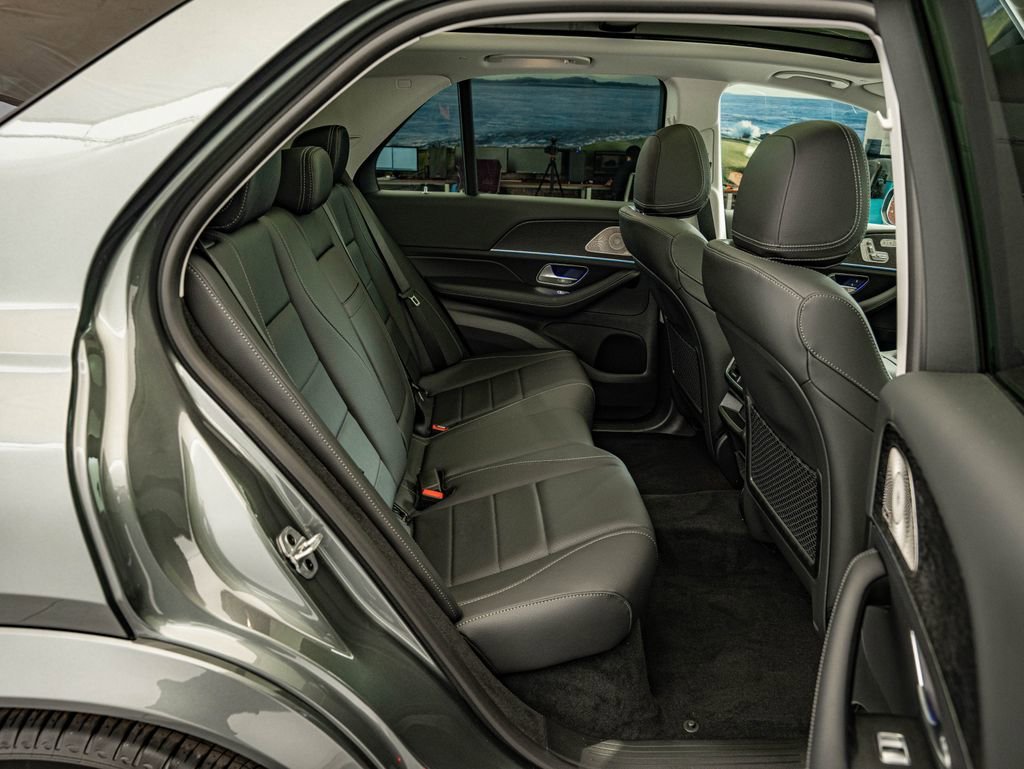 New 2026 Selenite Grey Metallic Mercedes-Benz GLE 450 image 32