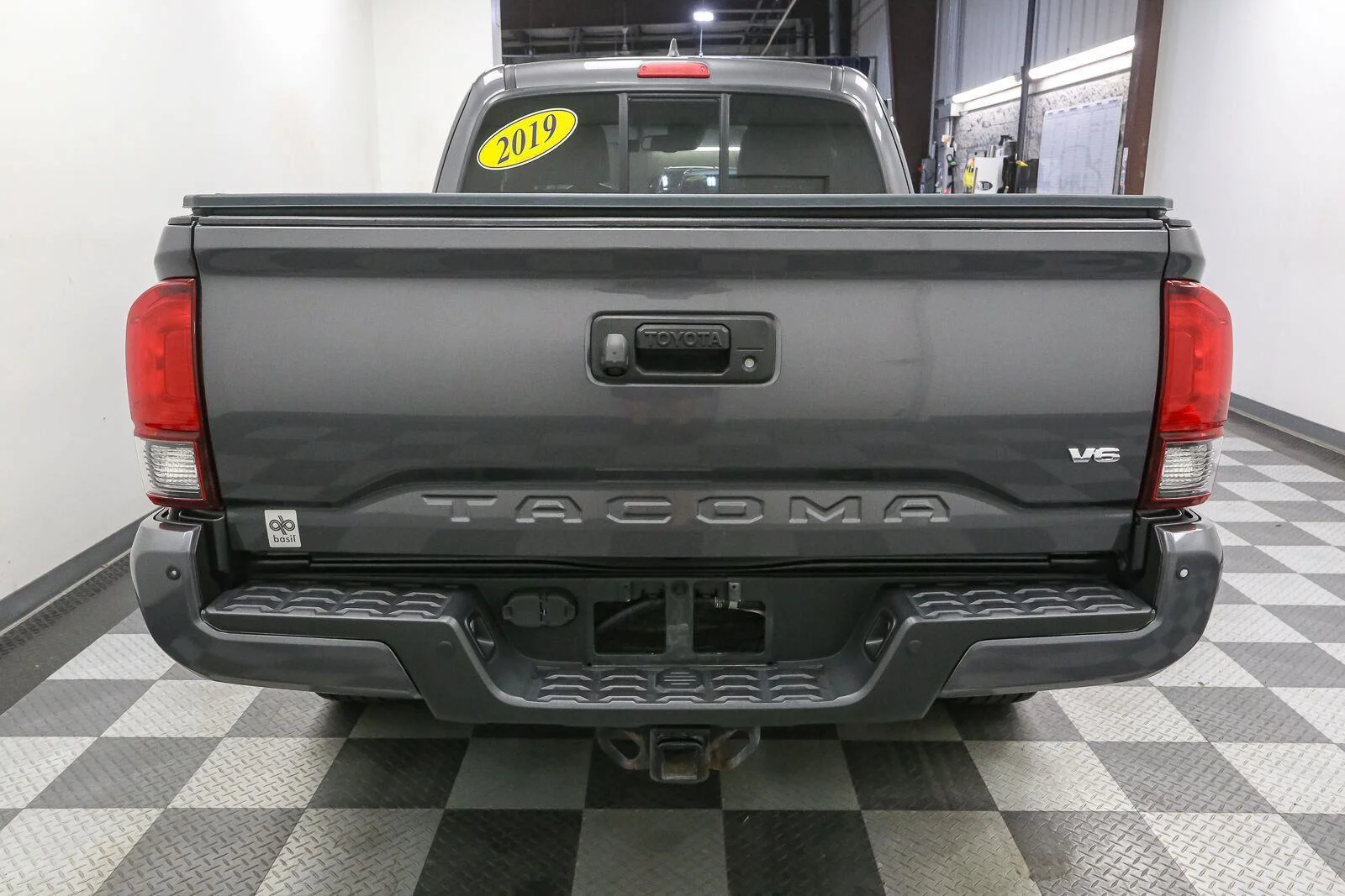 Used 2019 Magnetic Gray Metallic Toyota SR5 image 11