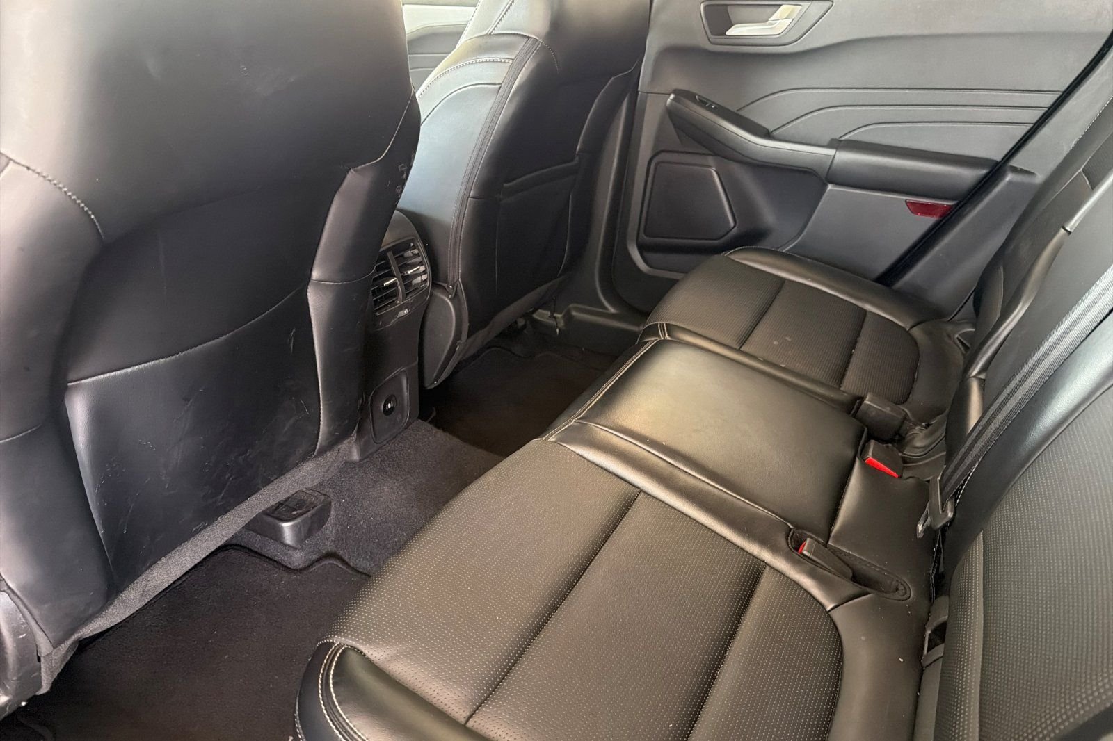 Used 2024  Ford Platinum image 13