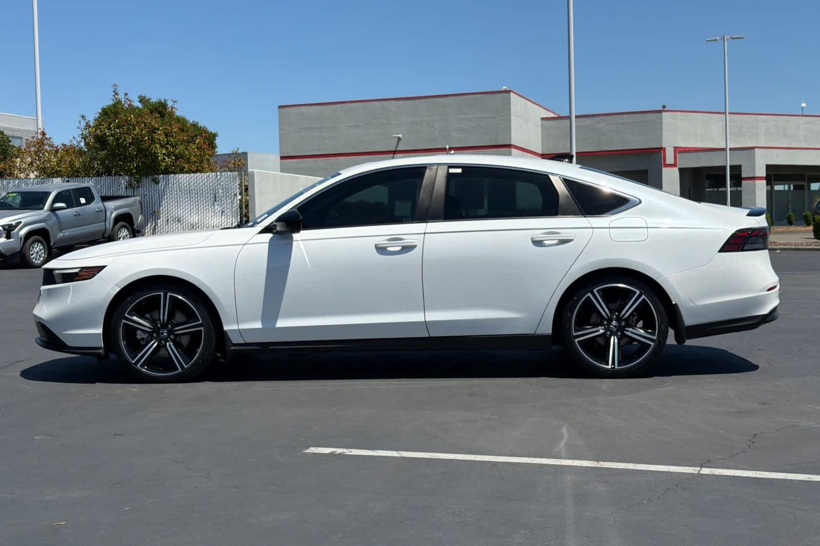 Used 2023 Platinum White Pearl Honda Sport image 9