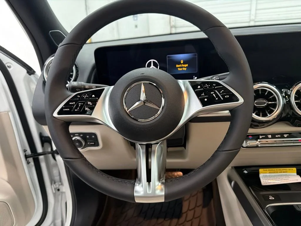 New 2026 White Mercedes-Benz GLB 250 image 15