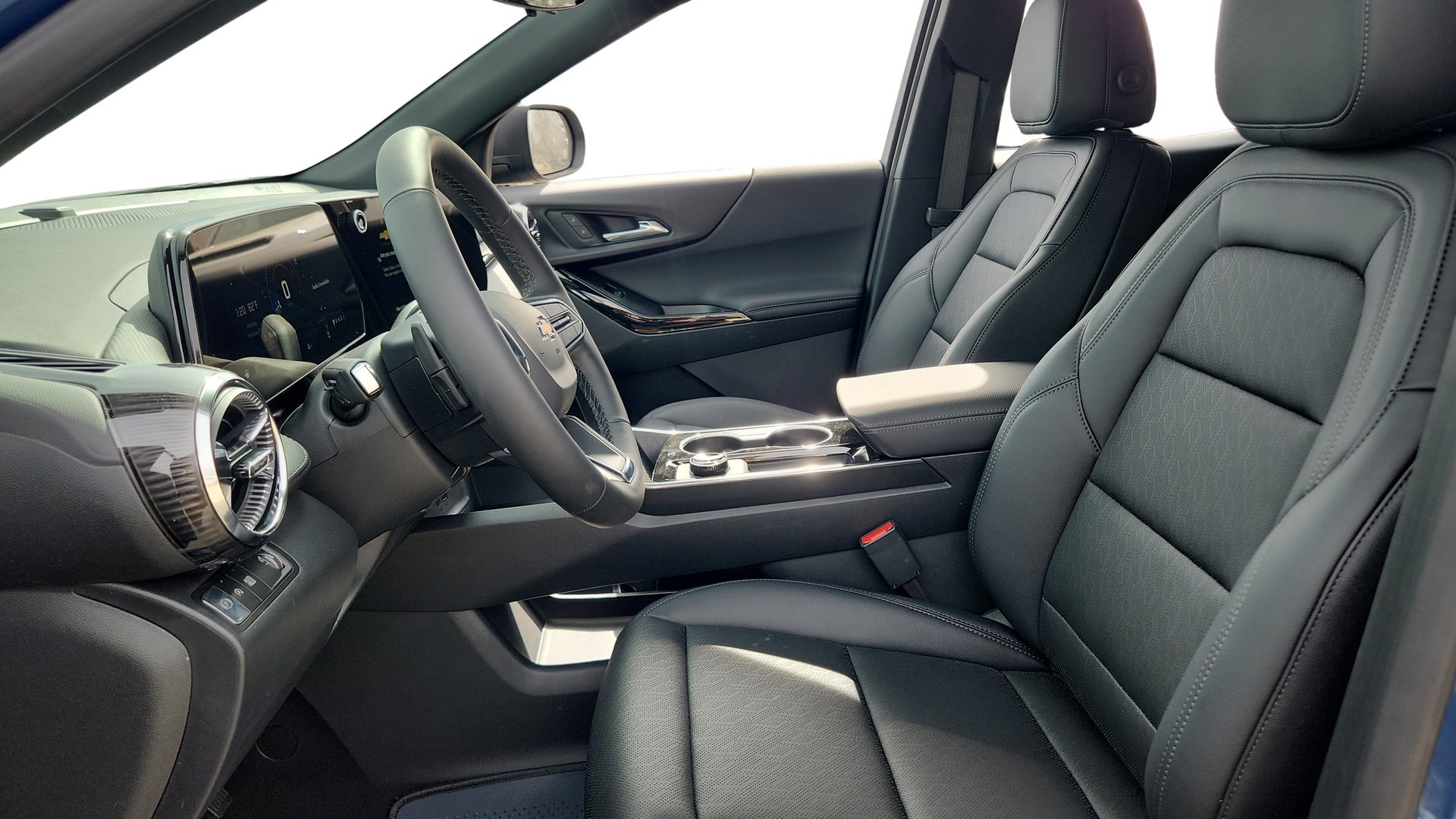 2026 Chevrolet Equinox LT - Photo 14
