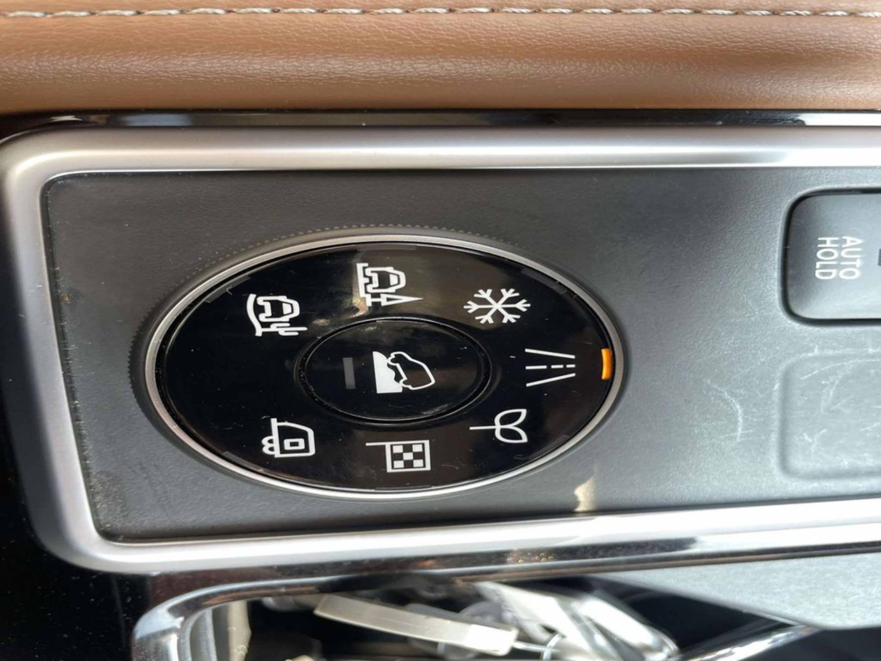 Used 2025 Gray Nissan Platinum image 29