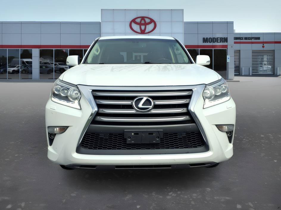 Used 2018 Starfire Pearl Lexus 460 image 8