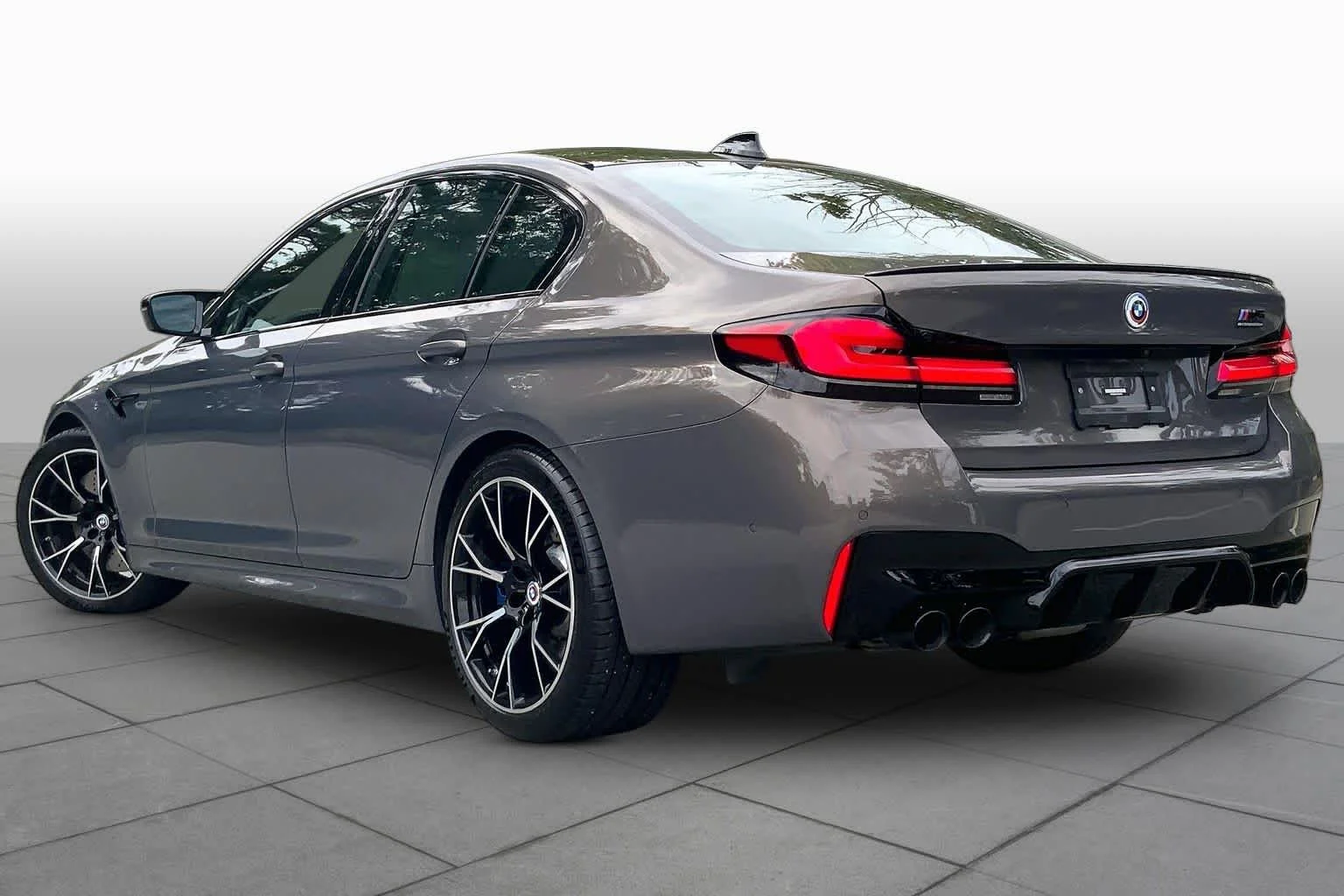 Certified Used 2023 Alvite Grey Metallic BMW  image 11