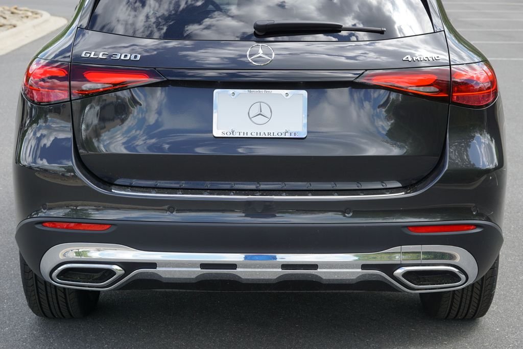 Used 2026 Graphite Grey Metallic Mercedes-Benz GLC 300 image 12