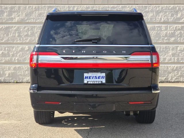 Used 2018 Black Velvet Lincoln Reserve image 12