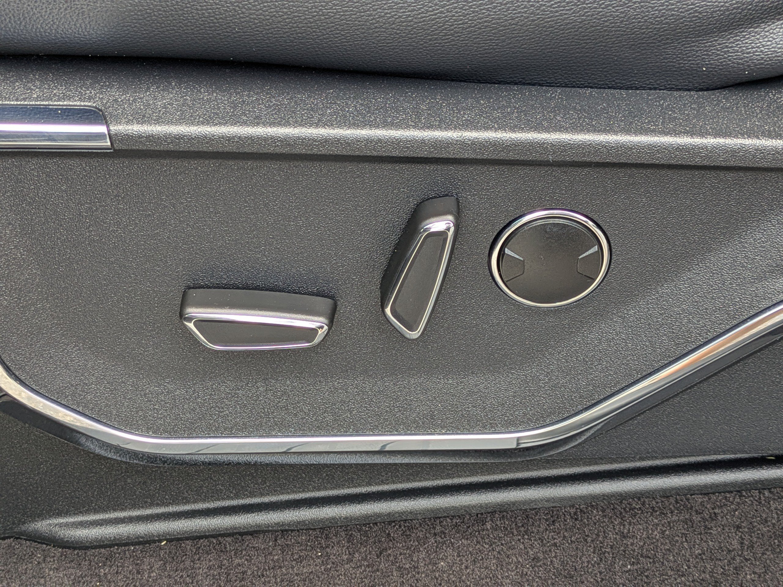 Used 2021  Ford LARIAT image 19