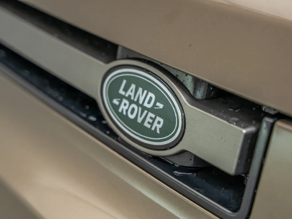 Used 2024 Gondwana Stone Metallic Land Rover X-Dynamic SE image 3