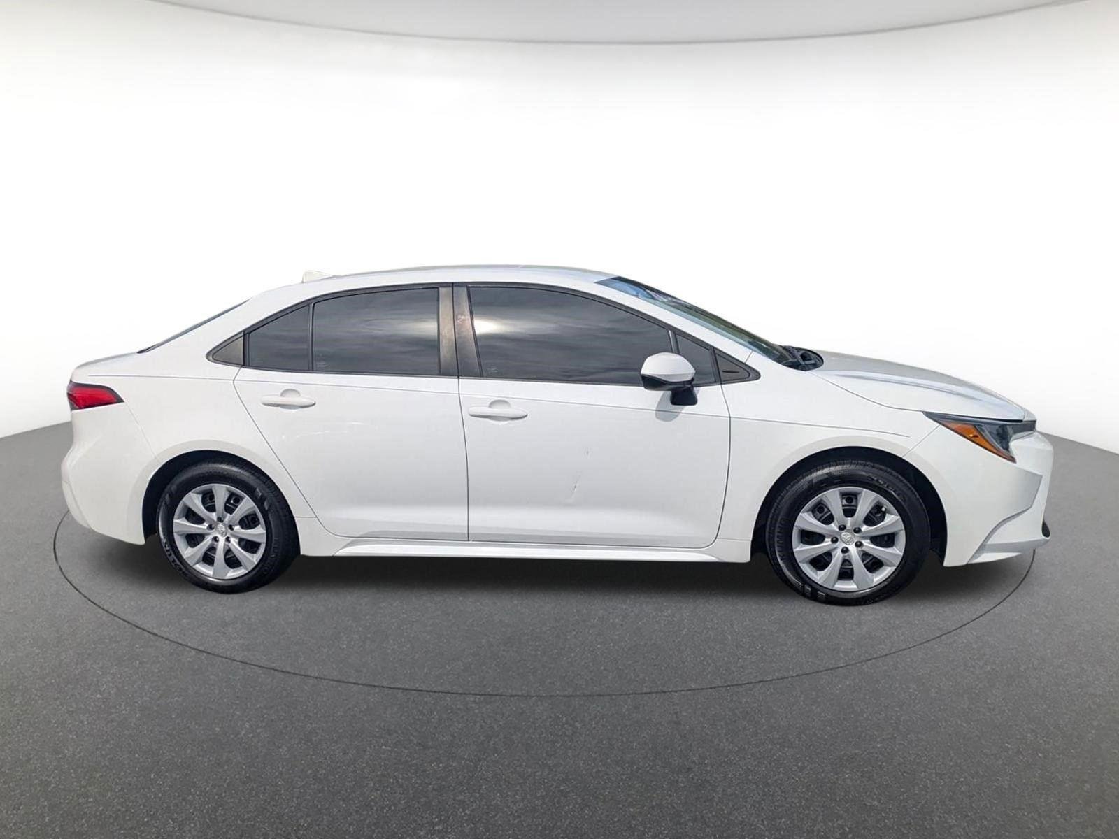 Used 2022 White Toyota LE image 3
