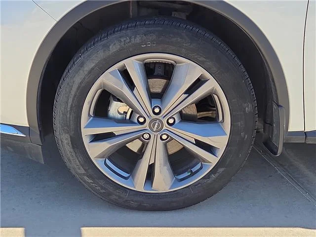 Used 2024 QAB  Whit Nissan Platinum image 6