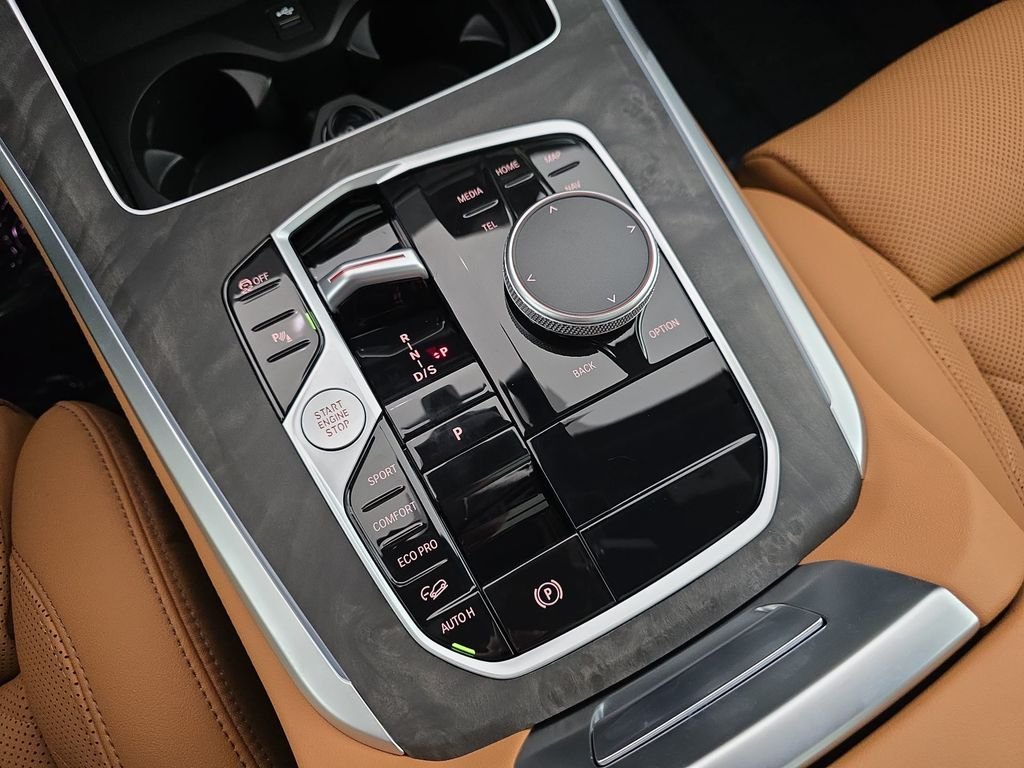 New 2026 Mineral White Metallic BMW xDrive40i image 25