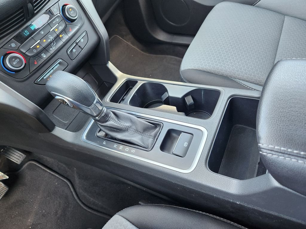 Used 2018 Silver Ford SE image 22