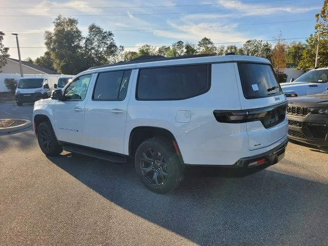 New 2026 Bright White Clear-Coat Exterior Paint Jeep Limited Altitude image 10