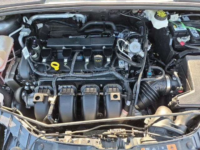 Used 2018 Gray Ford SE image 37