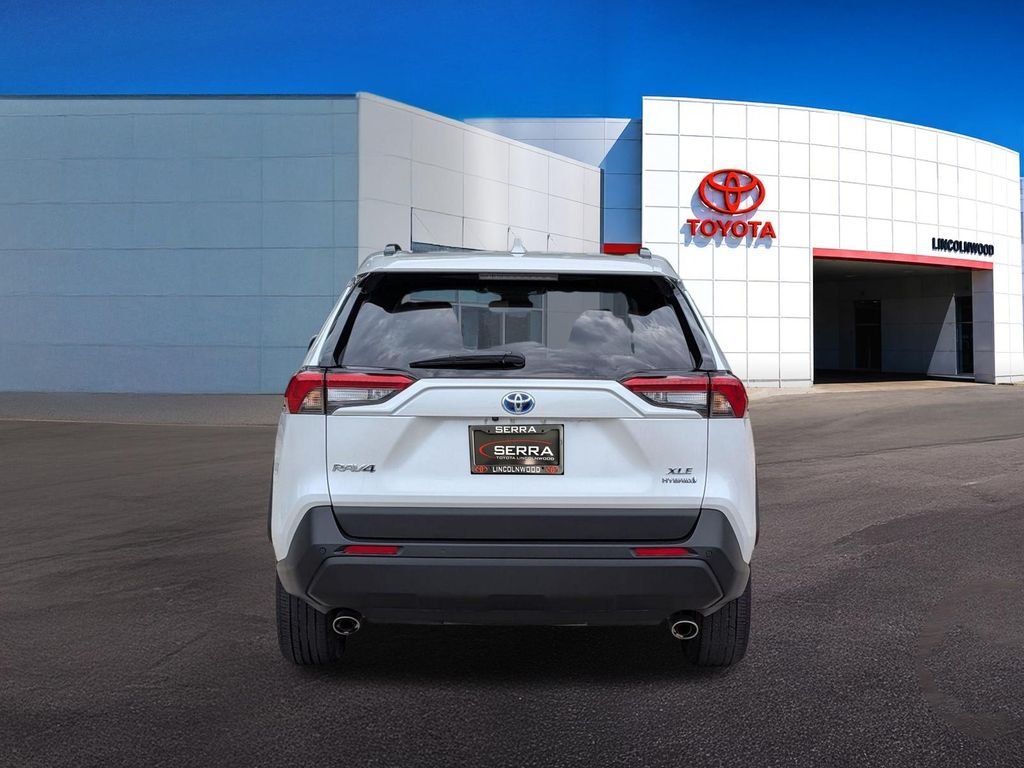 Used 2023 Beige Toyota XLE Premium image 12