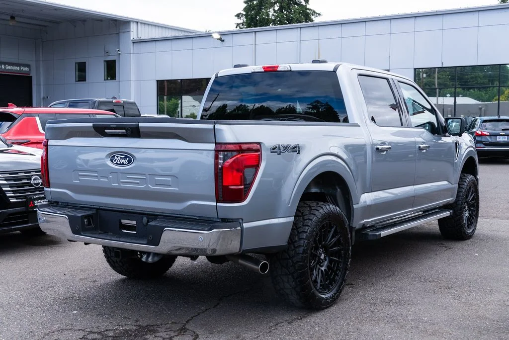Used 2024 Gray Ford XLT image 6