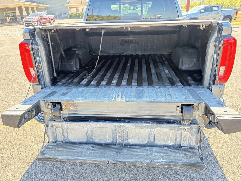 Used 2019 DARK SKY METALLIC GMC SLT image 22