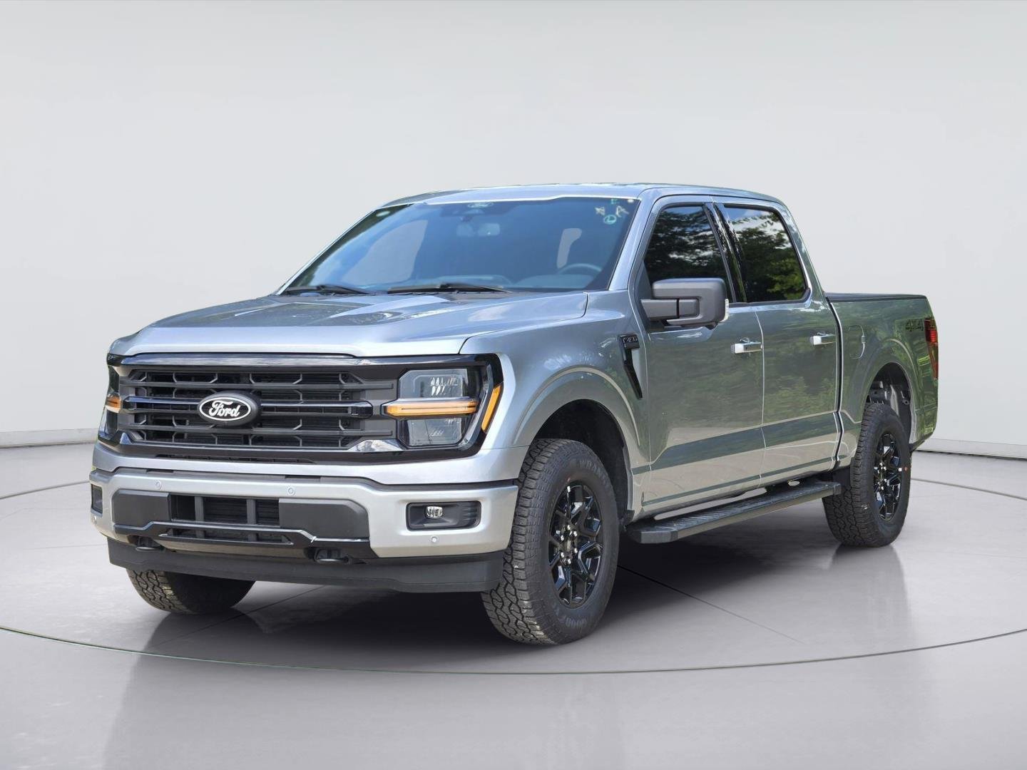New 2026 Iconic Silver Metallic Ford XLT image 2