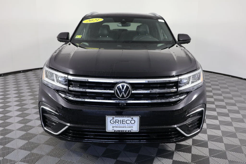 Used 2021 Deep Black Volkswagen 3.6L V6 SEL Premium R-Line image 3