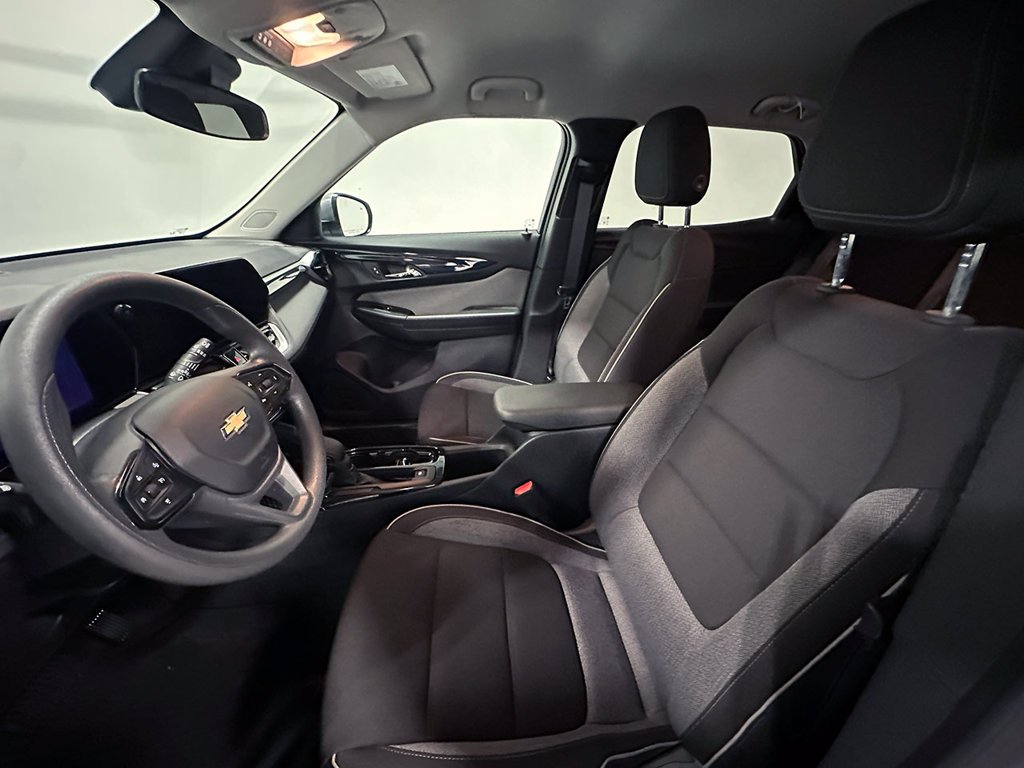 Used 2024 Gray Chevrolet LT image 3