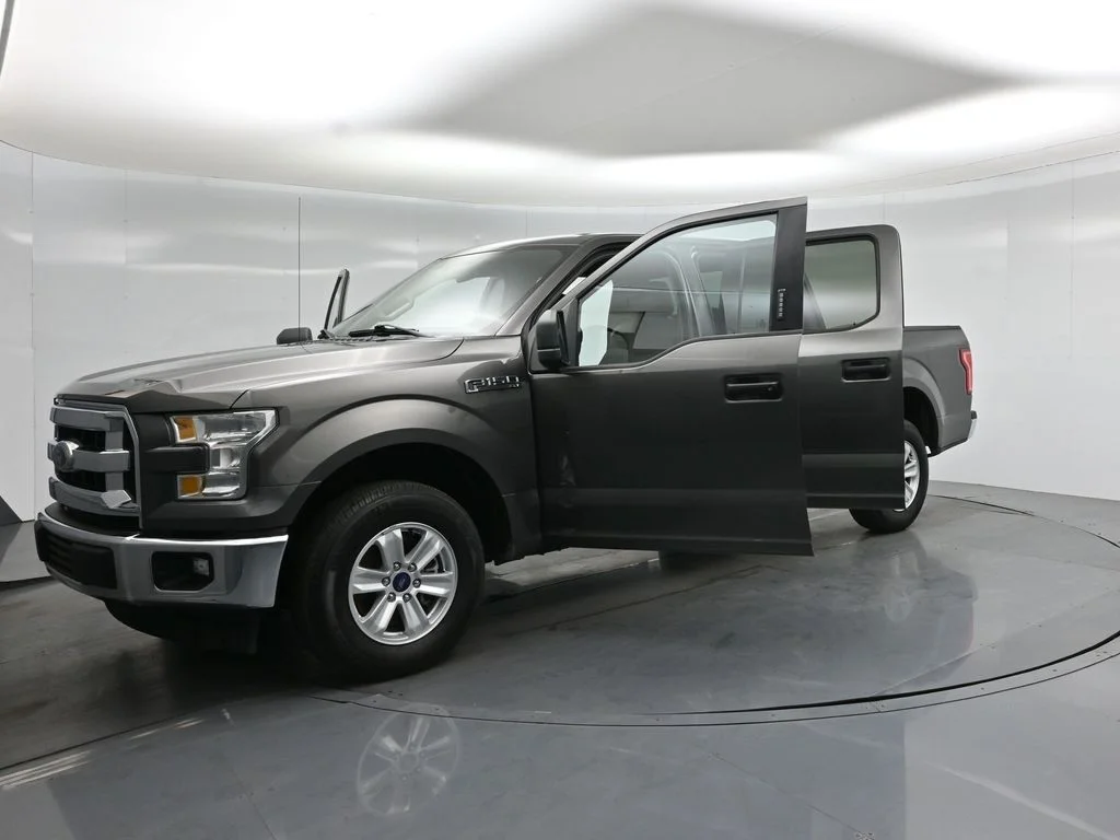 Used 2017 Gray Ford XLT image 23