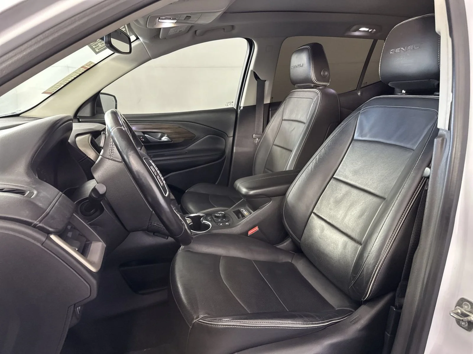 Used 2018 White GMC Denali image 11