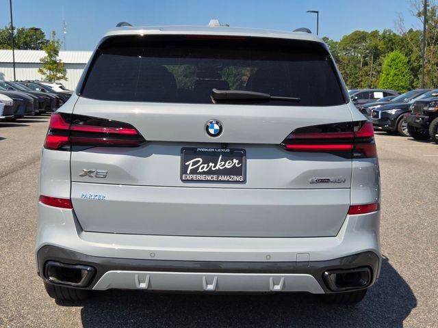 Used 2024 Gray BMW xDrive40i image 4