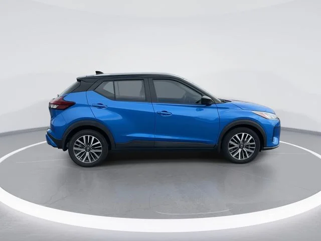 Used 2023 Blue Nissan SV image 8
