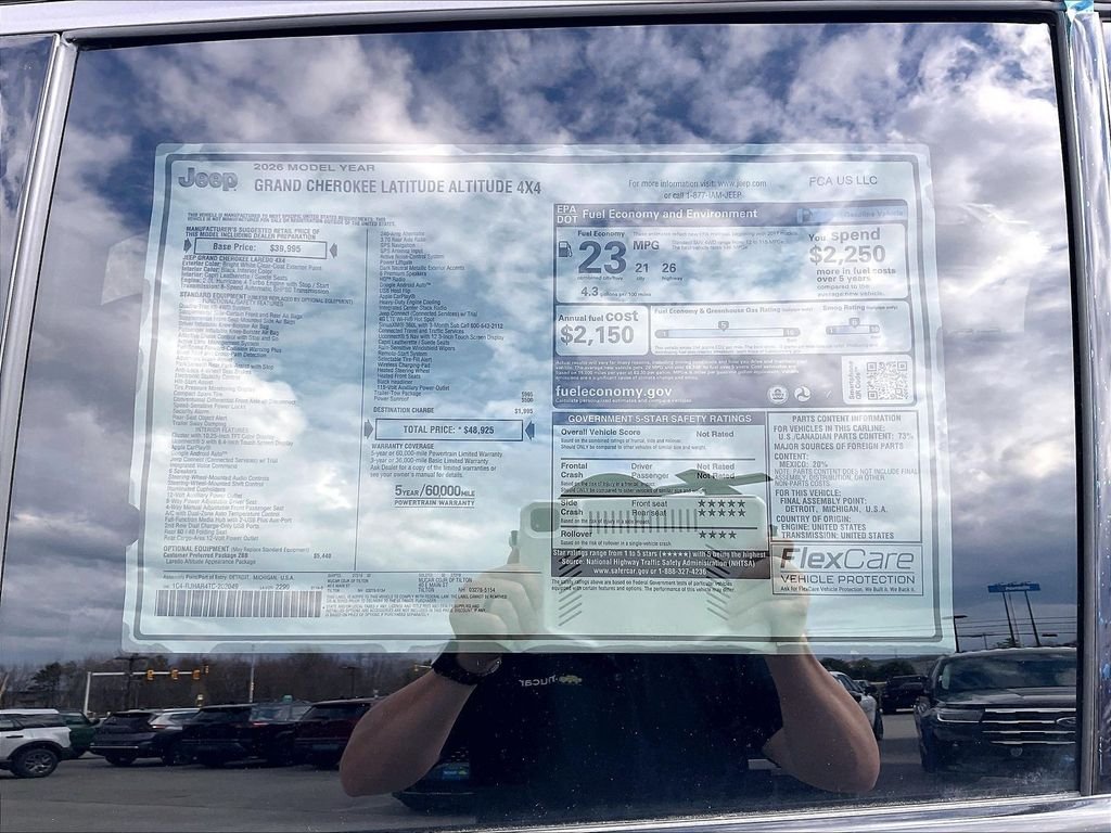 New 2026 Bright White Clear-Coat Exterior Paint Jeep Altitude image 17