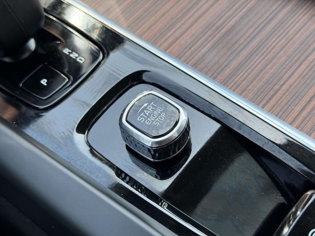 Used 2024 Black Volvo T8 Plus Dark Theme image 8