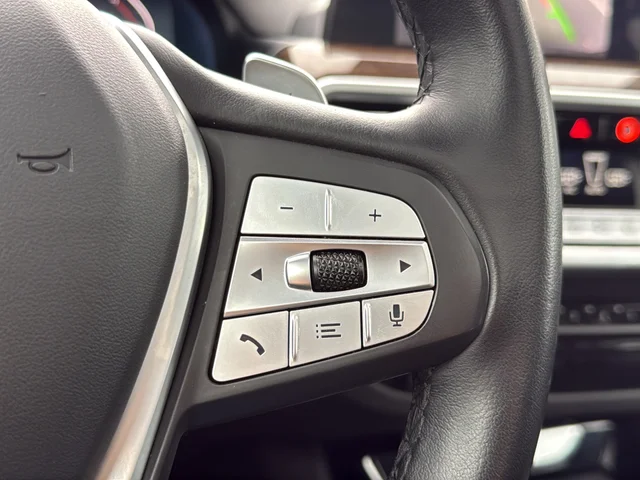 Used 2023  BMW xDrive30i image 17