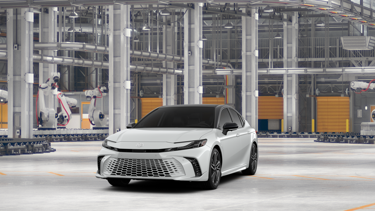 New 2026 Wind Chill Pearl with Midnight Black Metallic roof Toyota XSE image 40