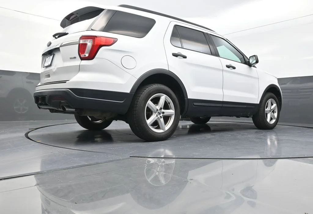 Used 2018 White Ford Base image 27