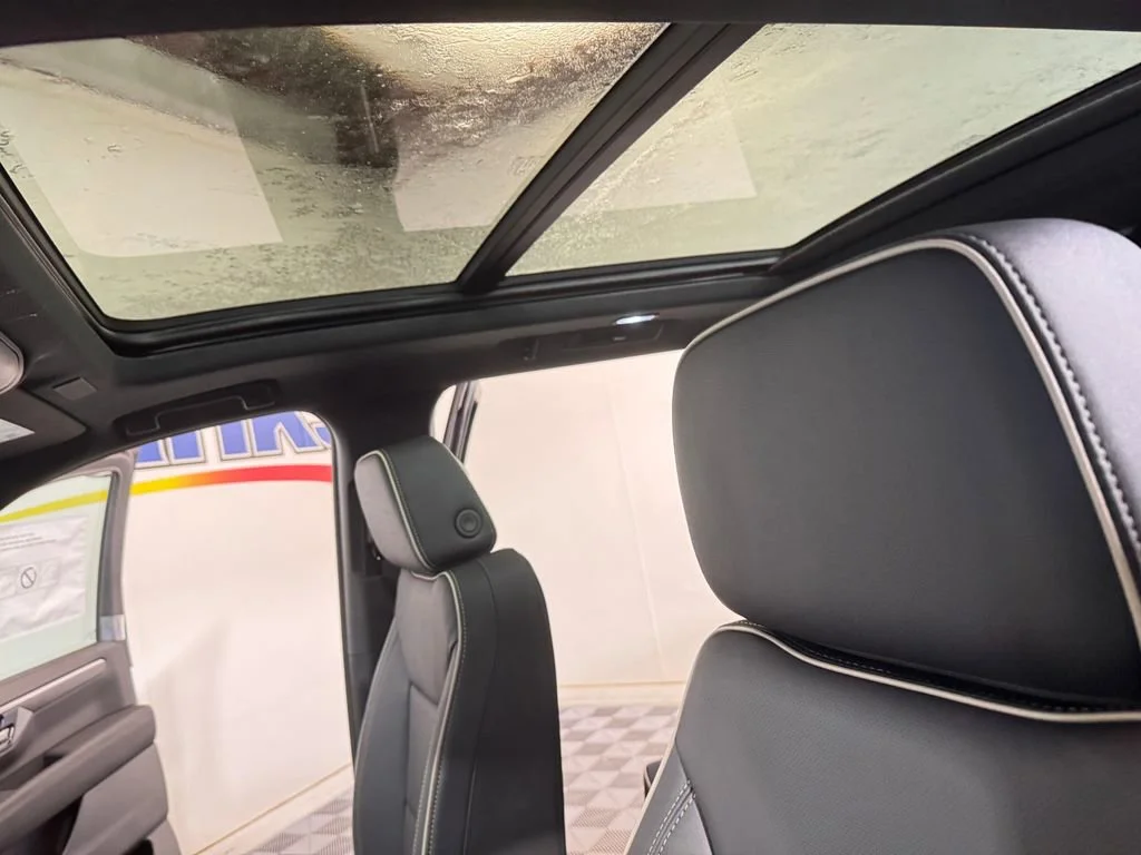 New 2026 Polar White Tricoat Chevrolet Premier image 10