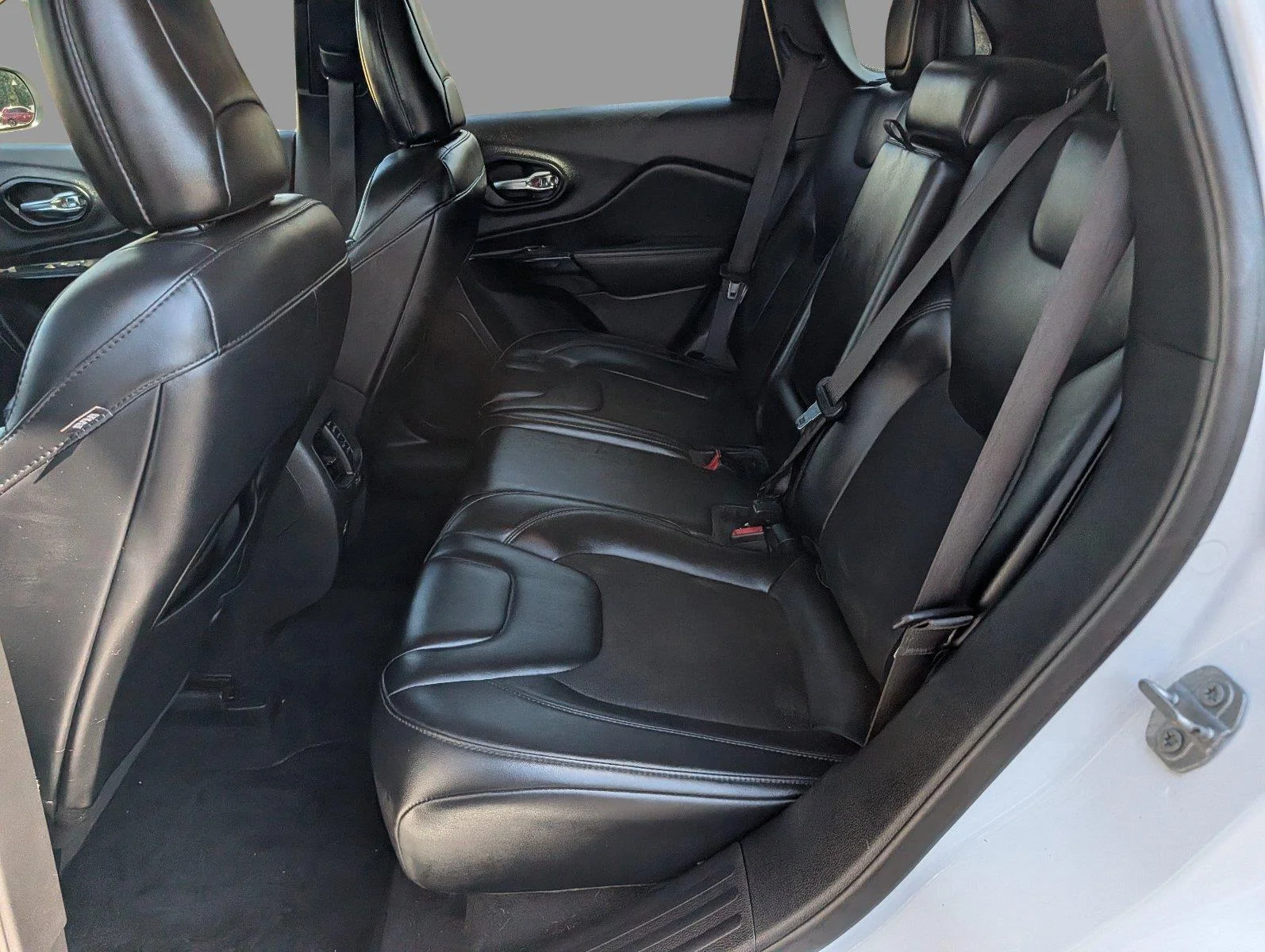 Used 2021 Bright White Clearcoat Jeep Altitude image 30