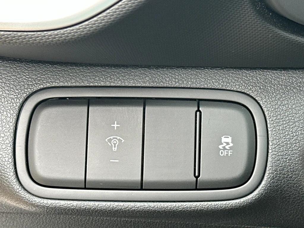 Used 2025 Onyx Black Hyundai SEL image 23