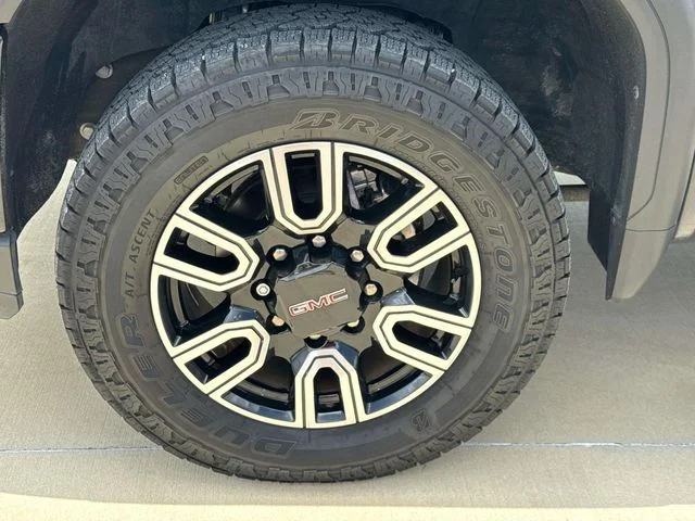 Used 2022 Black GMC AT4 image 5
