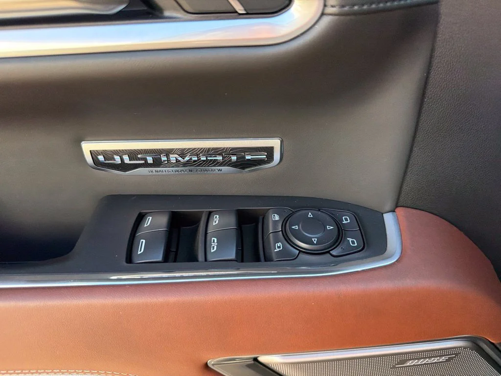 Used 2025 Onyx Black GMC Denali Ultimate image 29