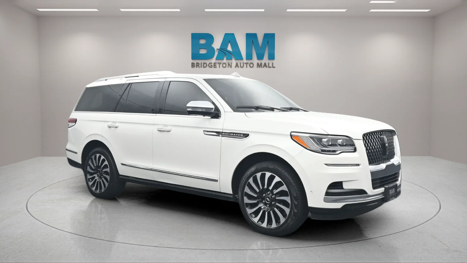 Used 2022 White Lincoln Black Label image 1