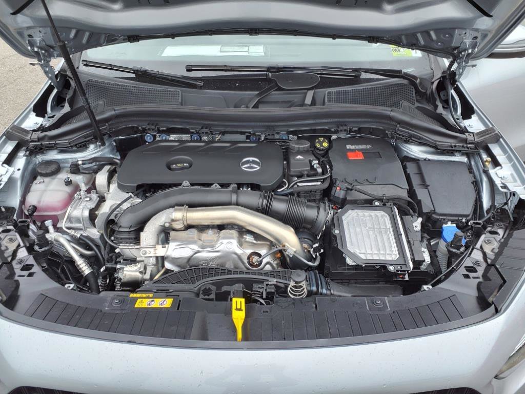 Certified Used 2025 Cirrus Silver Met Mercedes-Benz GLA 250 image 9