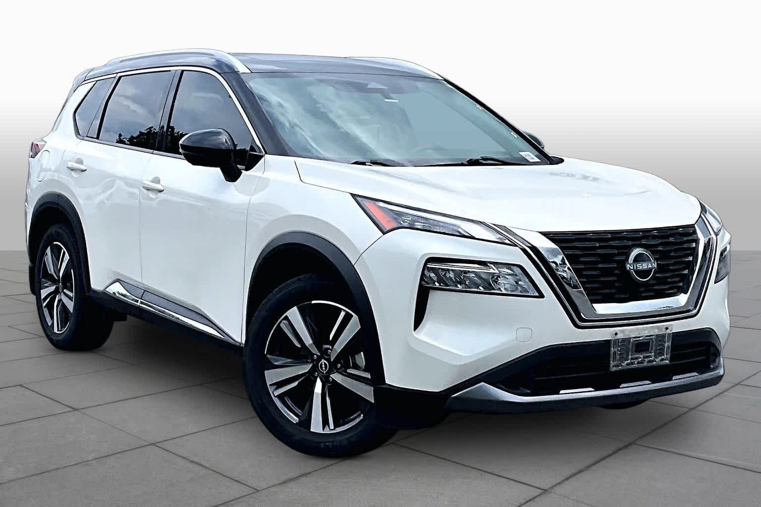 Used 2023 Pearl White Tricoat/Super Black Nissan SL image 5