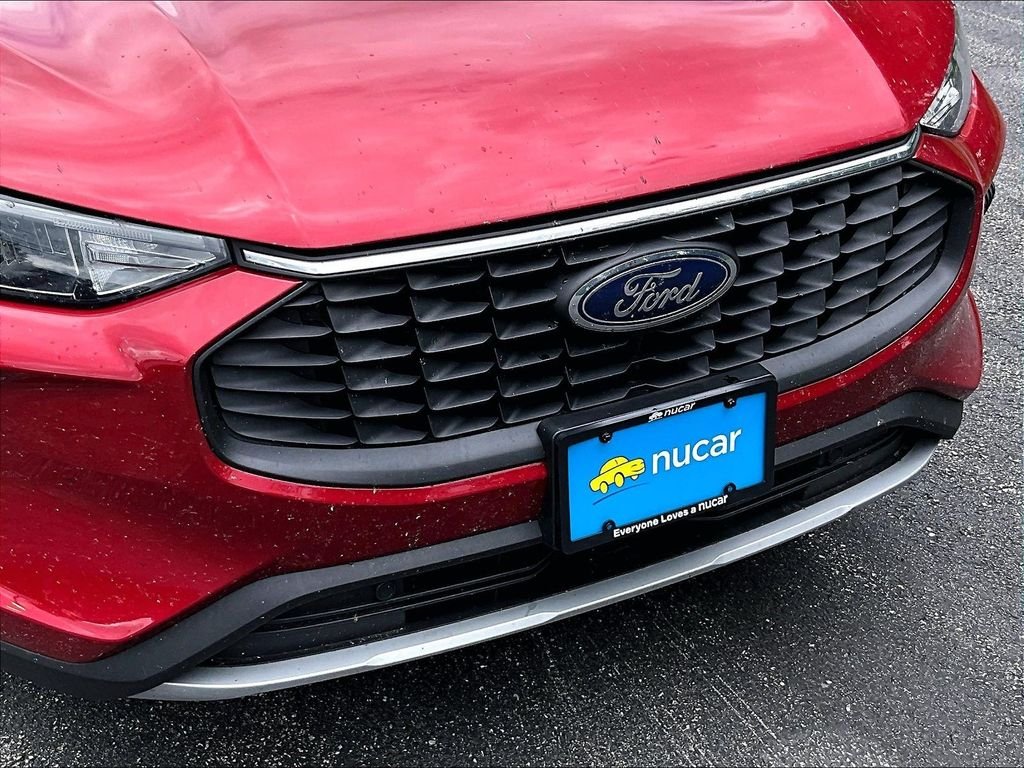 Used 2023 Red Metallic Ford Active image 31