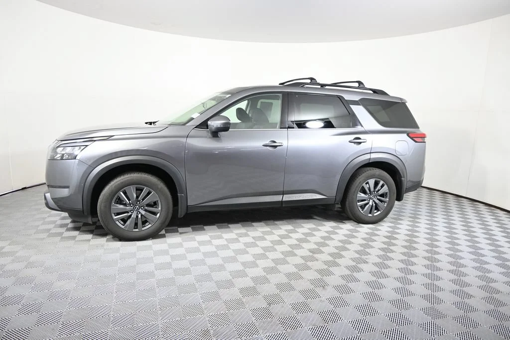Used 2024 Nissan Pathfinder SV with VIN 5N1DR3BD3RC264071 for sale in Forest Lake, Minnesota