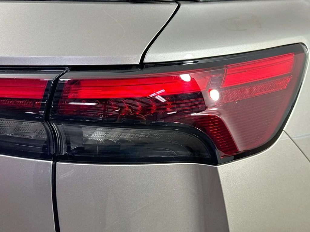 Certified Used 2024 Silver INFINITI LUXE image 37
