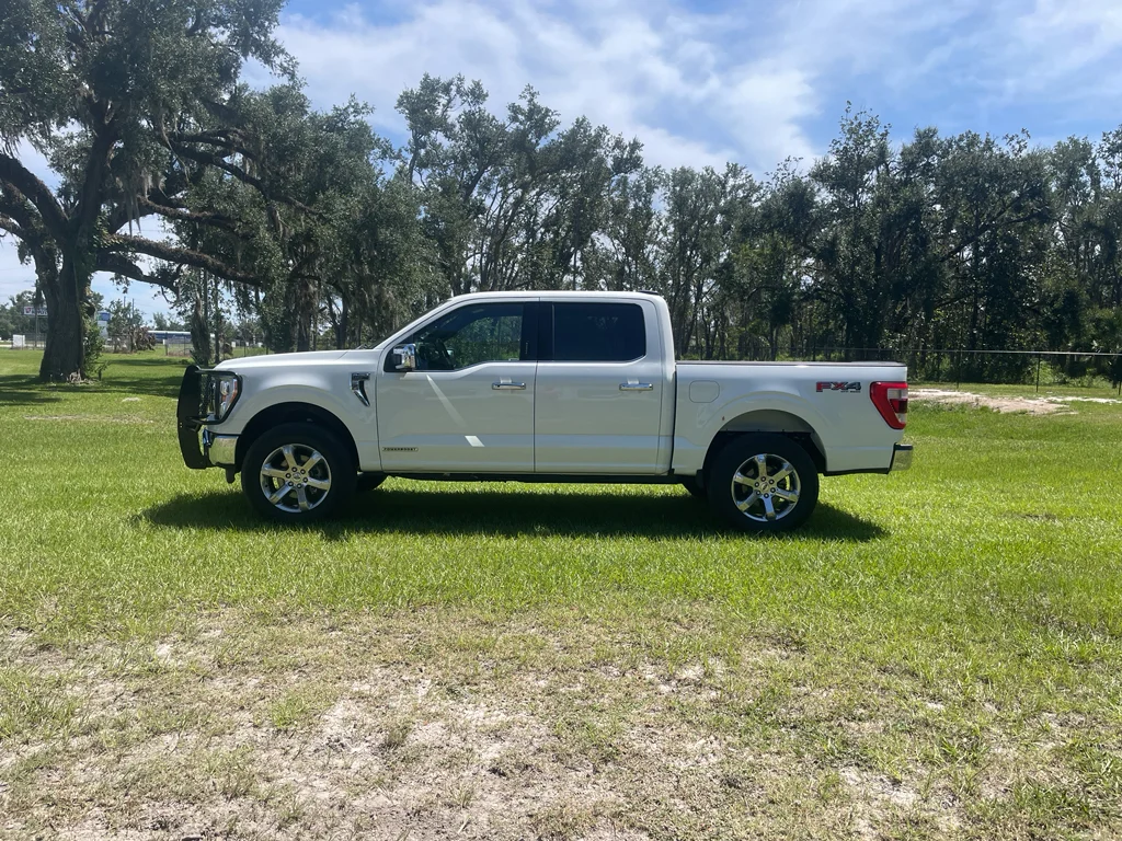 Used 2023 Star White Ford Lariat 4X4 Hybrid image 2